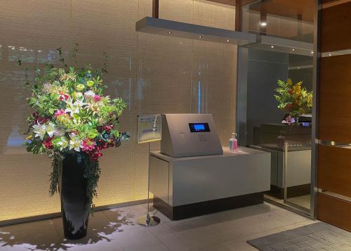 Artificial Flower, season